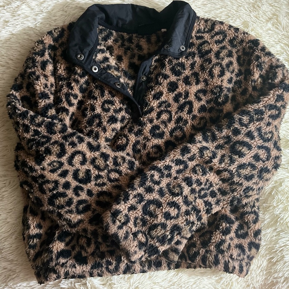 PacSun cheeta print pullover